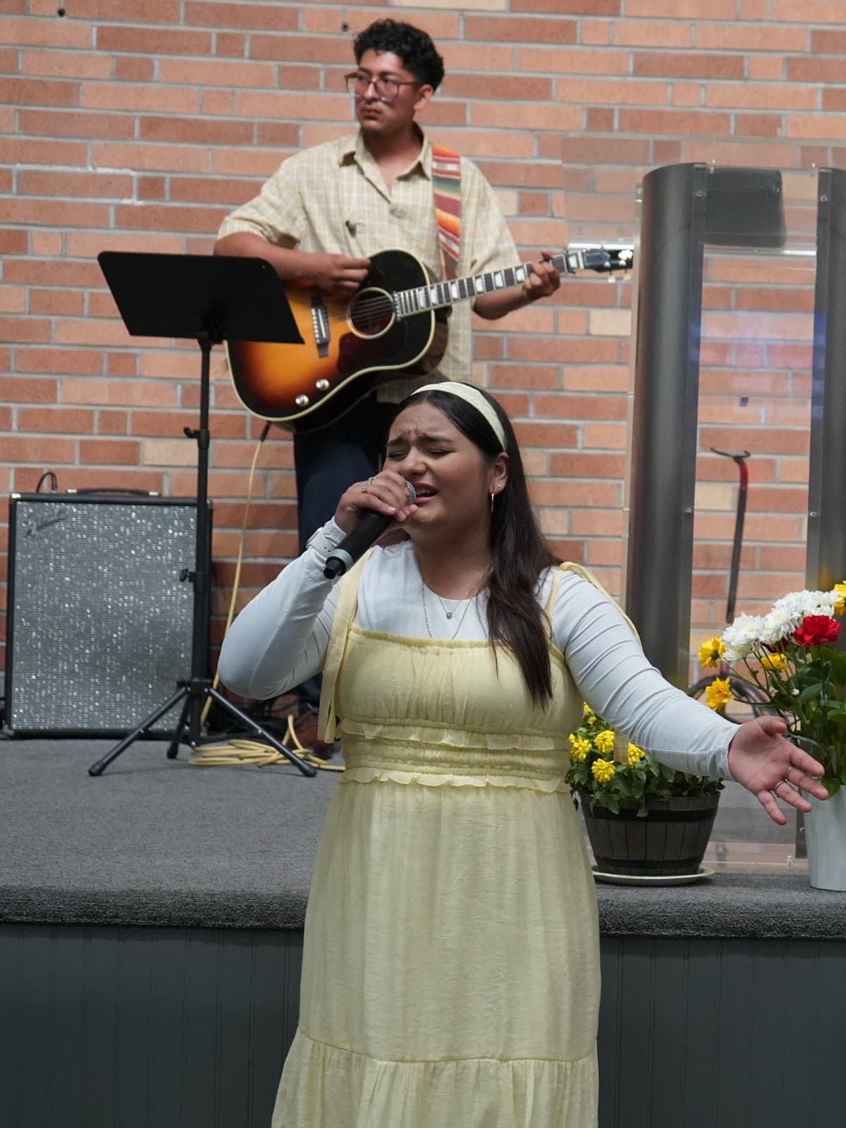 Cantando con todo el corazón